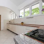 Castle - Five Bedroom With Swimming Pool Villa