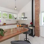 Castle - Five Bedroom With Swimming Pool Villa *