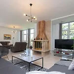Villa Castle - Five Bedroom With Swimming Pool