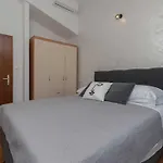 Castle - Five Bedroom With Swimming Pool * Zadvarje